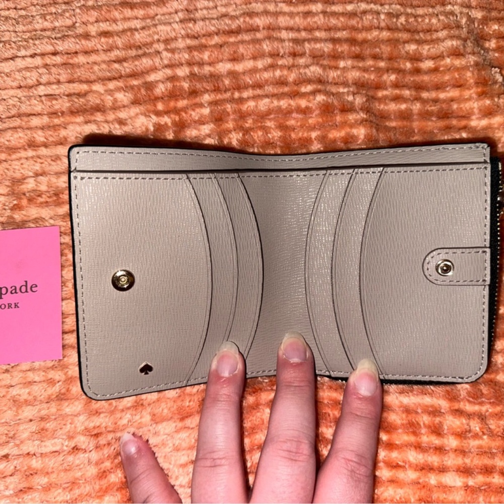 Kate Spade Margaux Pebble Bifold Black
Women's Wallet - Picture 3 of 8